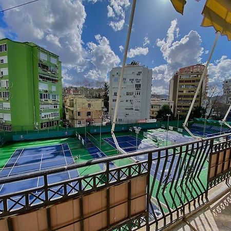 Coral Apartment - City Center Tiranë Ngoại thất bức ảnh