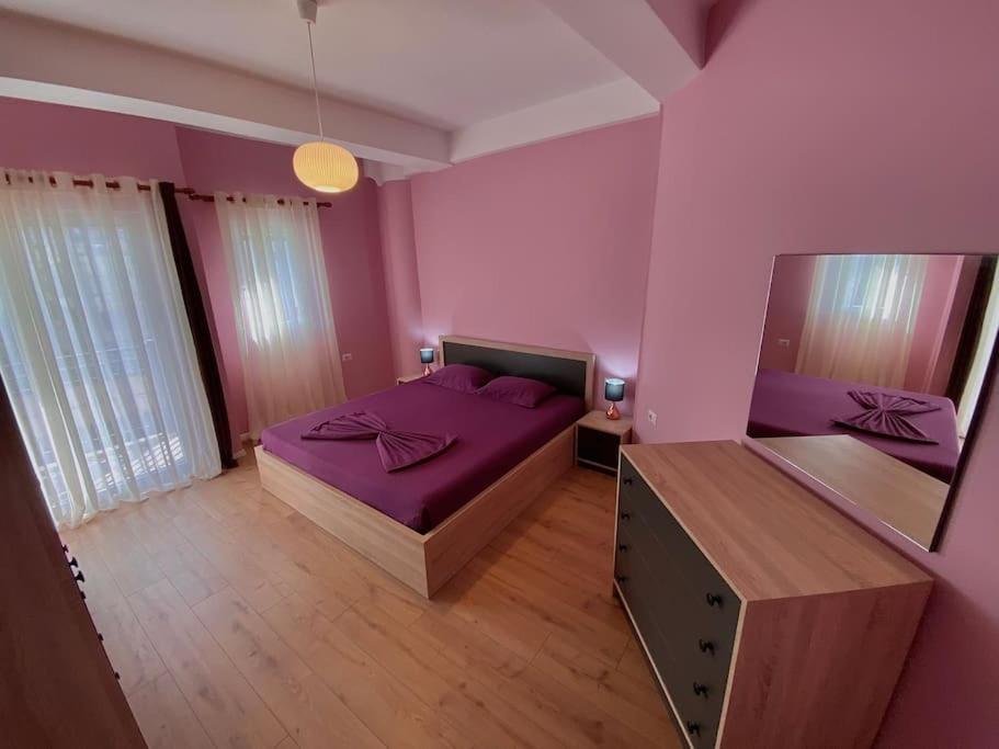 Coral Apartment - City Center Tiranë Ngoại thất bức ảnh