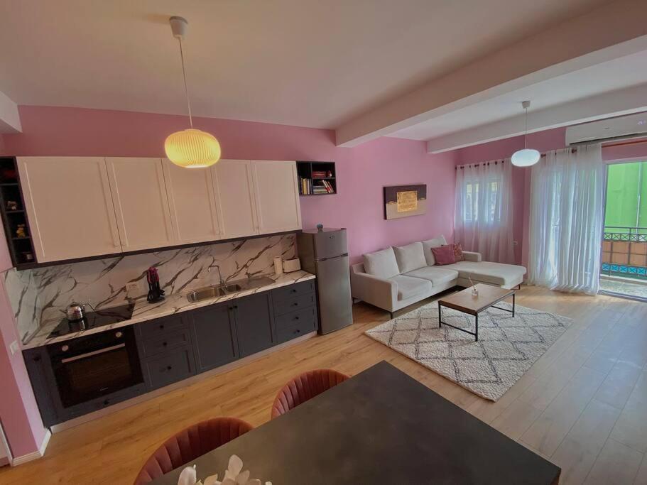 Coral Apartment - City Center Tiranë Ngoại thất bức ảnh